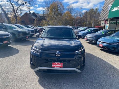 New 2026 Volkswagen Tiguan SE image 2