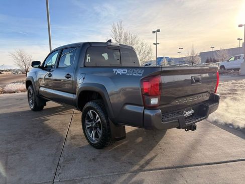 Used 2019 Toyota Tacoma TRD Off-Road image 5