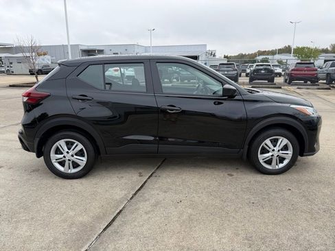 Used 2025 Nissan Kicks Play S image 6