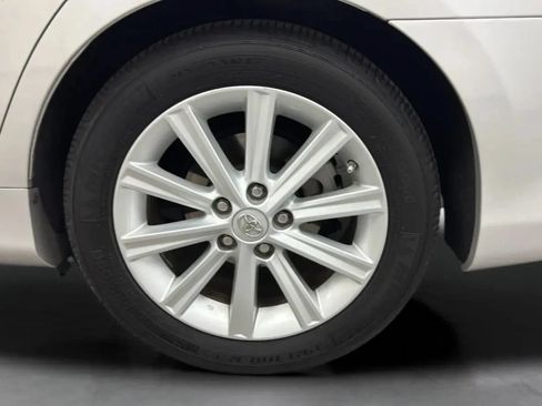Used 2013 Toyota Camry XLE w/ Leather Pkg FWD image 29