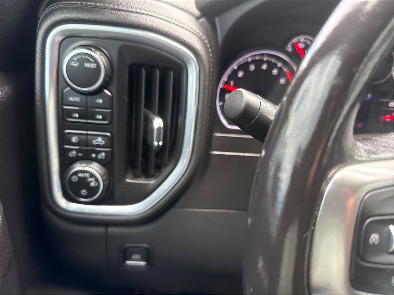 Used 2022 Chevrolet Silverado 1500 RST w/ Convenience Package II AWD/4WD image 20