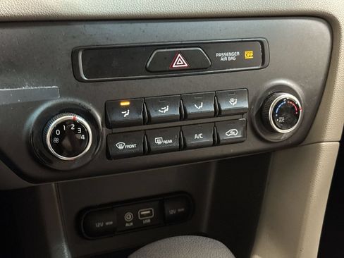 Used 2019 Kia Sportage LX FWD image 16