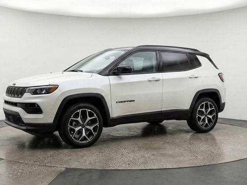 Used 2025 Jeep Compass Limited image 3