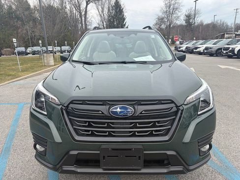 Used 2023 Subaru Forester Premium image 2