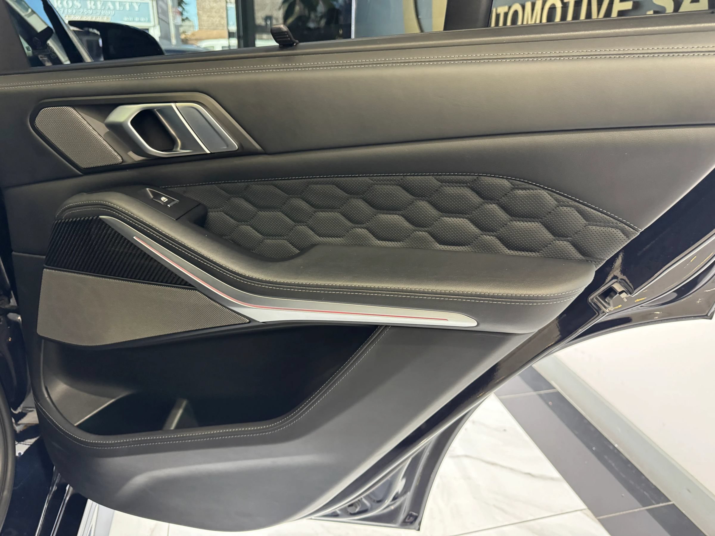 Used 2022 BMW X5 M w/ Competition Package 2 AWD/4WD image 27