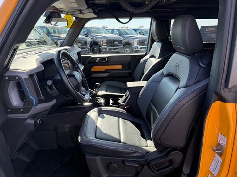 Used 2022 Ford Bronco Black Diamond image 6
