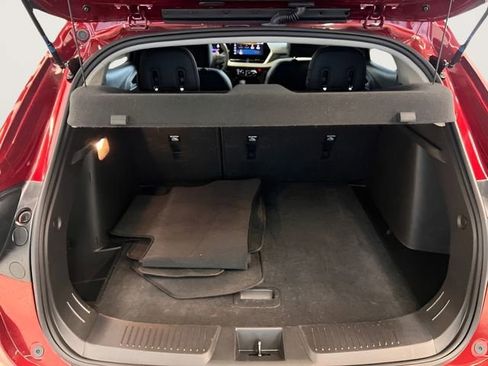 Used 2025 Chevrolet Trax LT image 10