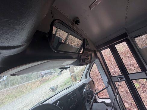 Used 2009 Chevrolet Express 3500 RWD image 15