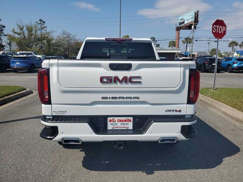 Used 2024 GMC Sierra 1500 AT4 w/ Technology Package AWD/4WD image 4