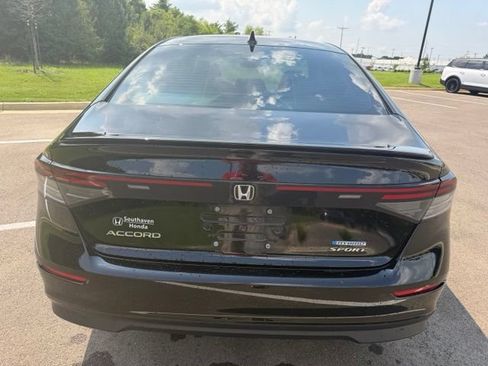 Used 2025 Honda Accord Sport image 4