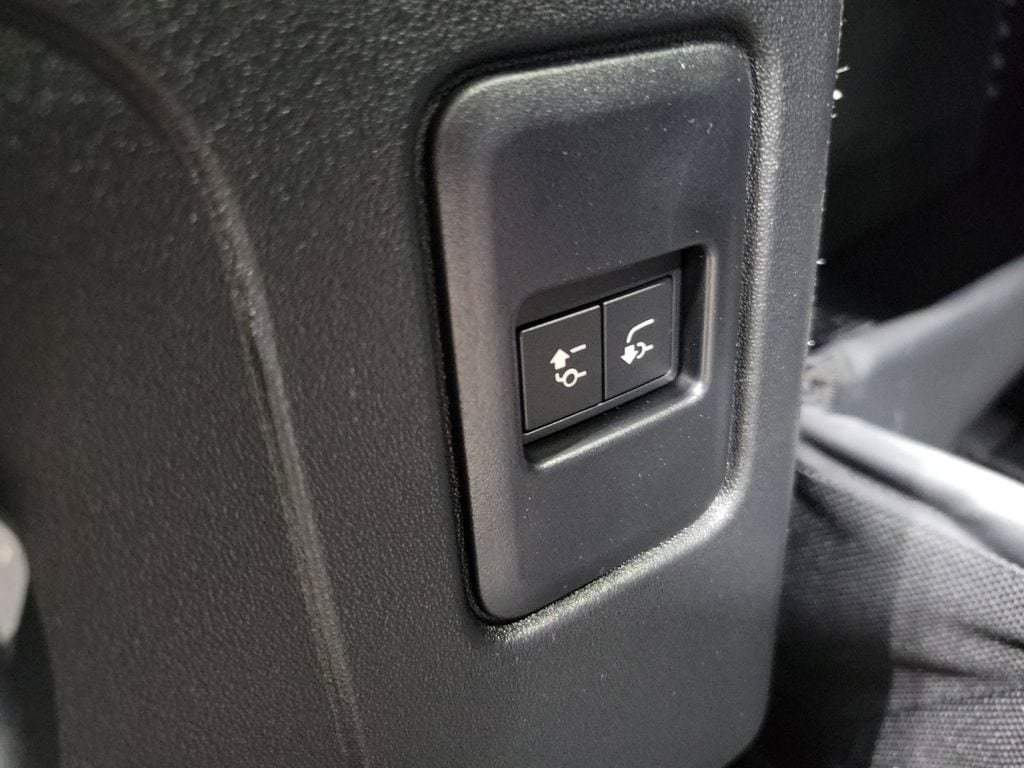 New 2026 Land Rover Defender 110 X-Dynamic SE AWD/4WD image 29
