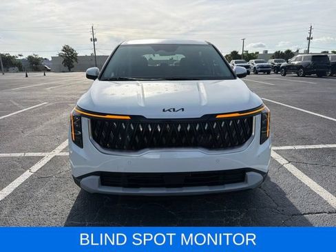 Used 2026 Kia Carnival LXS FWD image 2