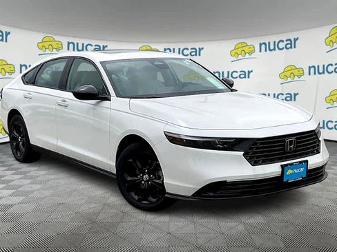 New 2025 Honda Accord SE image 1