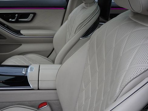 Used 2023 Mercedes-Benz S 580 4MATIC Sedan w/ 3D Technology Package image 40