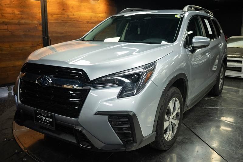 Used 2025 Subaru Ascent Premium AWD/4WD image 2