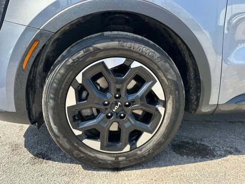 Used 2024 Kia Sorento S w/ Panoramic Sunroof Package image 6