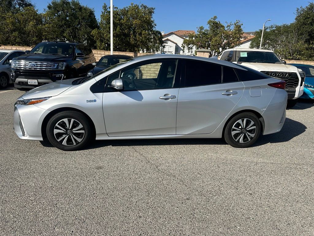 Used 2019 Toyota Prius Prime Premium FWD image 2