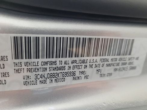 Used 2019 Jeep Compass Latitude w/ Cold Weather Group image 33