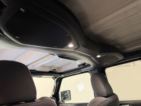 Used 2025 Jeep Wrangler Unlimited Sahara w/ Safety Group image 24