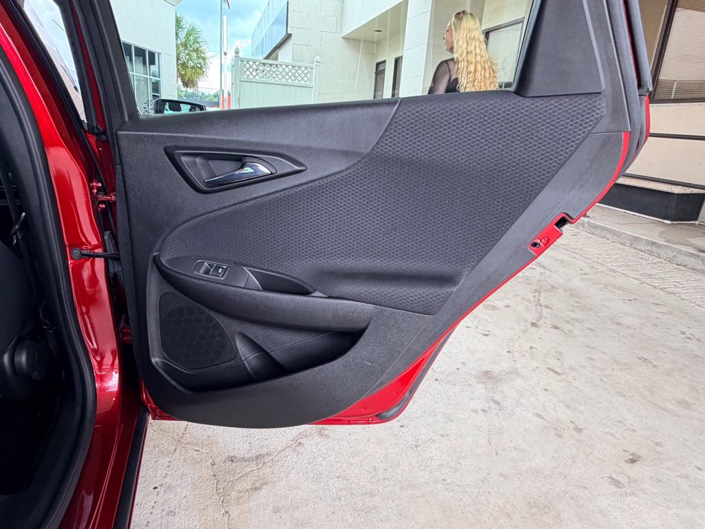 Used 2025 Chevrolet Malibu RS FWD image 33