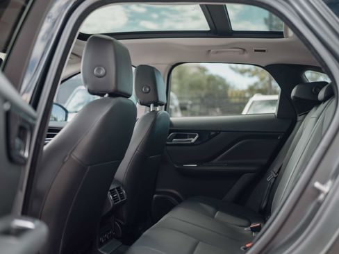 Used 2018 Jaguar F-PACE Premium AWD/4WD image 9