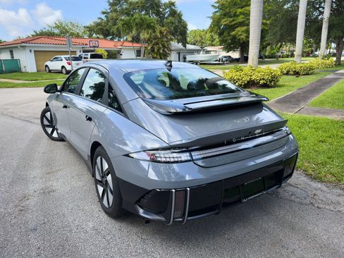 Used 2024 Hyundai Ioniq 6 SE RWD image 10