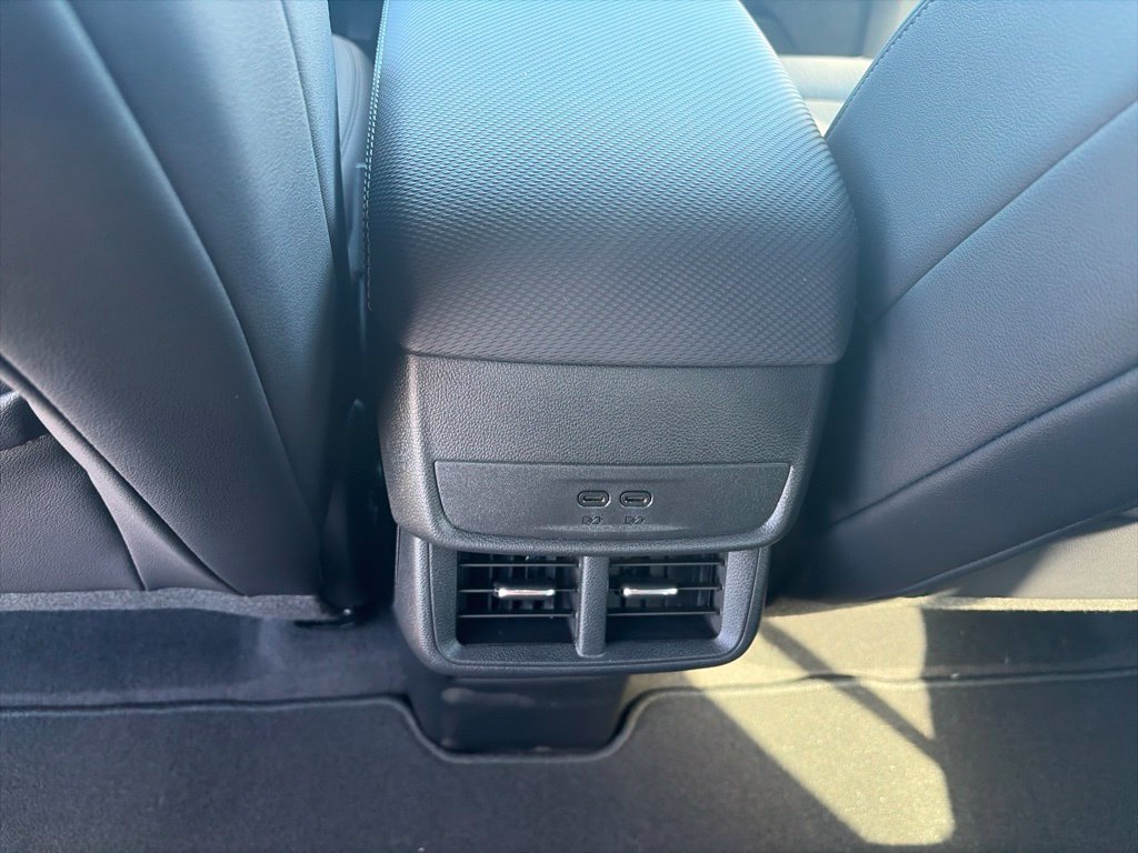 New 2027 Chevrolet Equinox LT w/ Convenience Package II FWD image 13