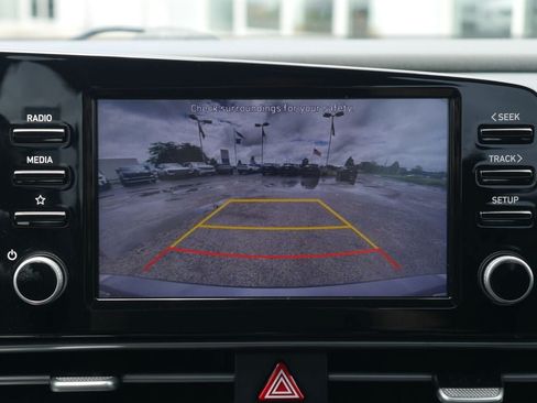Used 2021 Hyundai Elantra SEL w/ Convenience Package FWD image 11