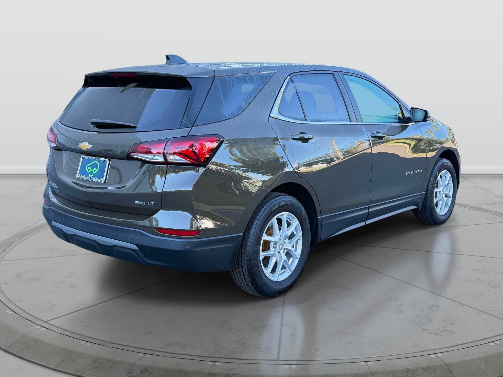Certified 2024 Chevrolet Equinox LT AWD/4WD image 2