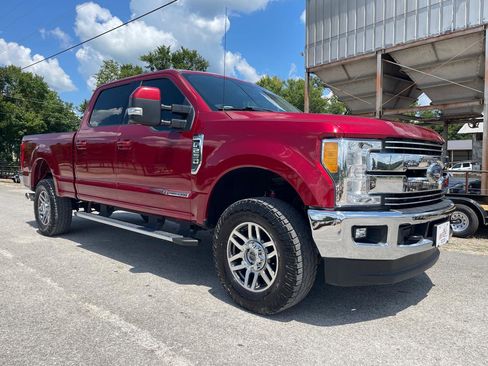 Used 2017 Ford F250 Lariat w/ Lariat Value Package AWD/4WD image 8