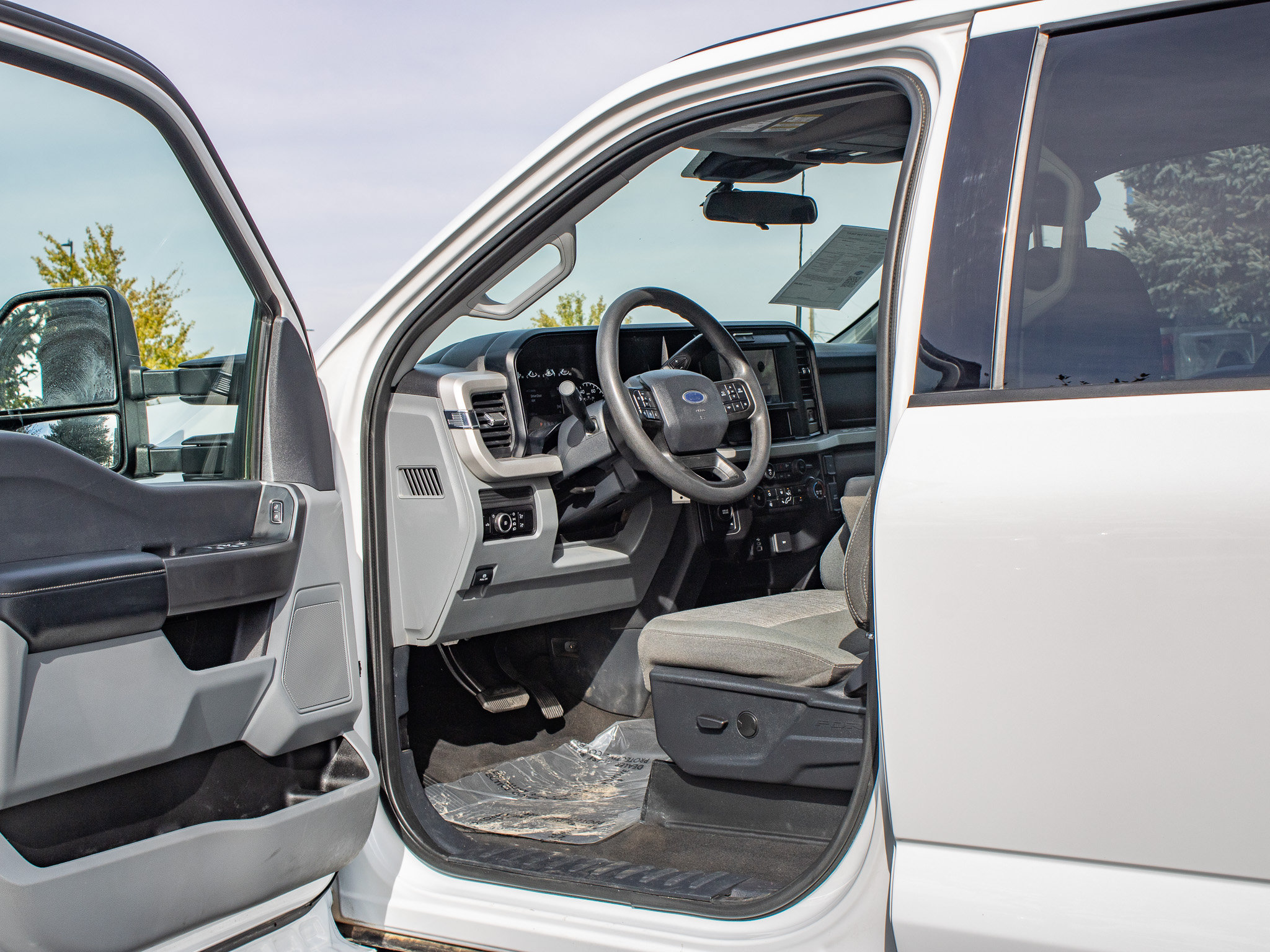 Used 2025 Ford F250 XLT AWD/4WD image 23