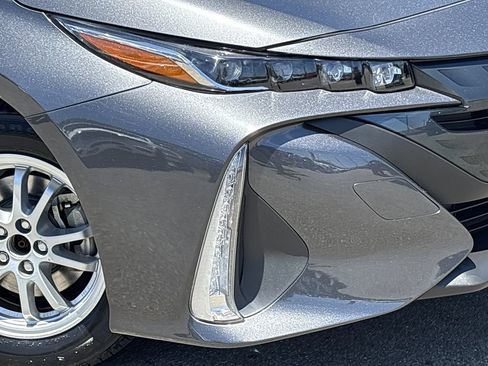 Used 2022 Toyota Prius Prime XLE FWD image 7