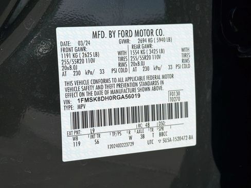 Used 2024 Ford Explorer XLT w/ Equipment Group 202A AWD/4WD image 34