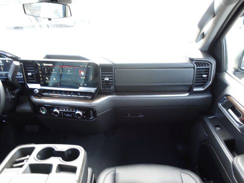 Used 2023 GMC Sierra 1500 Elevation image 41