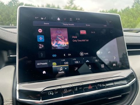 Used 2022 Jeep Compass Limited image 20