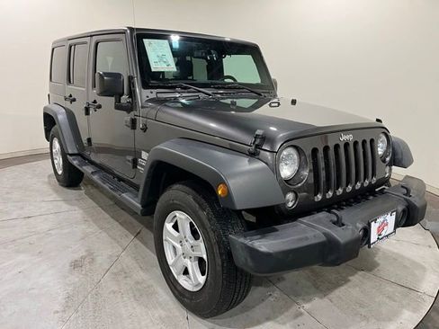 Used 2017 Jeep Wrangler Unlimited Sport w/ Quick Order Package 24S AWD/4WD image 2