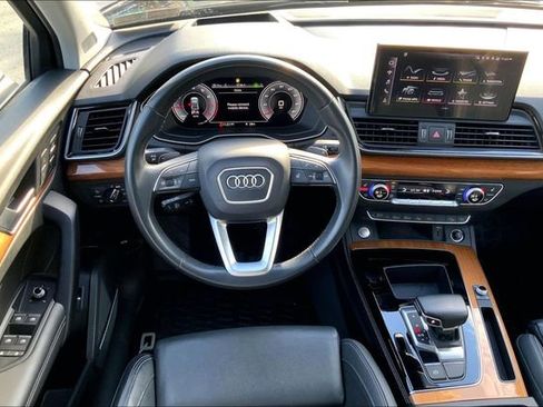 Used 2023 Audi Q5 2.0T Prestige w/ Prestige Package image 5