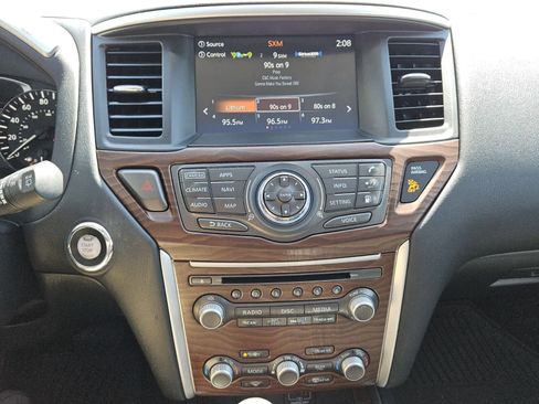 Used 2020 Nissan Pathfinder Platinum image 8