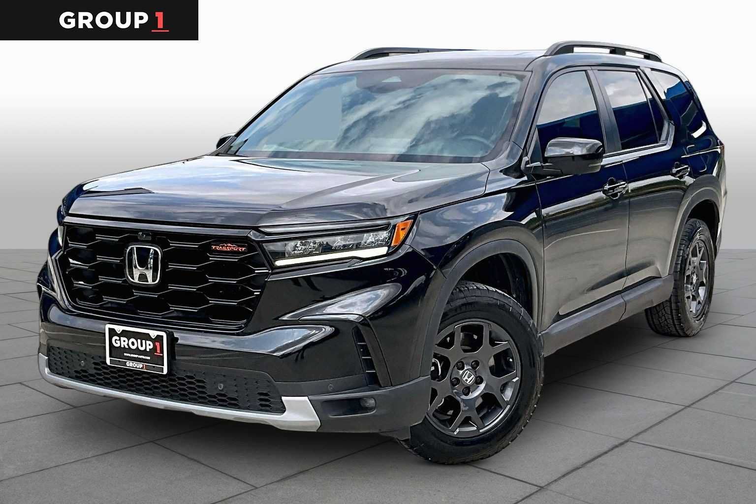 Used 2025 Honda Pilot TrailSport image 1