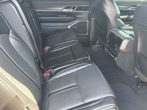 Used 2024 Jeep Wagoneer L Series II w/ Flexible Seating Group AWD/4WD image 30