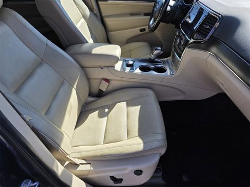 Used 2021 Jeep Grand Cherokee Limited image 13