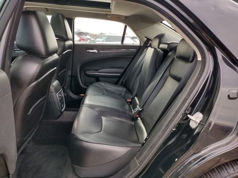 Used 2017 Chrysler 300 C w/ Safetytec Group II image 9