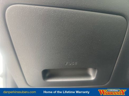 Used 2025 Kia Niro EX Touring image 12