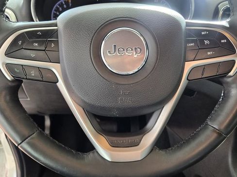 Used 2019 Jeep Grand Cherokee Altitude image 25