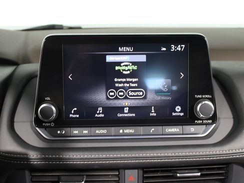 Used 2023 Nissan Rogue SV FWD image 17