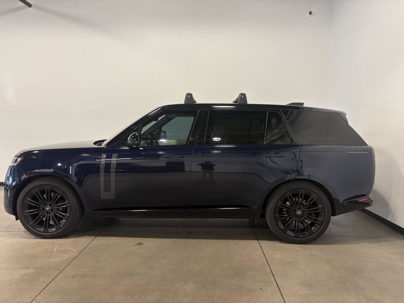 Used 2023 Land Rover Range Rover Long Wheelbase SE AWD/4WD image 6