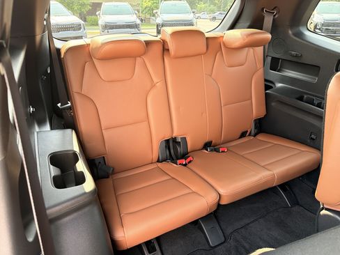Used 2025 Kia Telluride EX X-Line AWD/4WD image 16