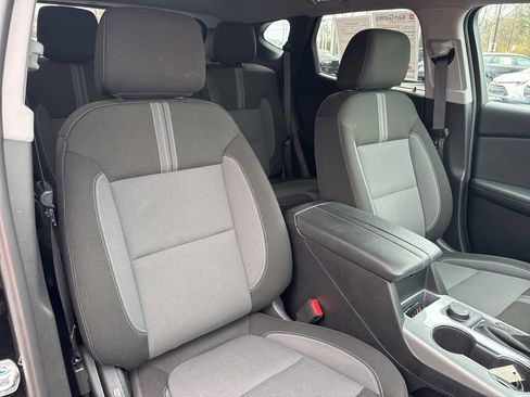 Used 2025 Chevrolet Blazer LT FWD image 25