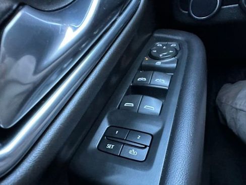 Used 2021 Chevrolet Suburban LT image 37