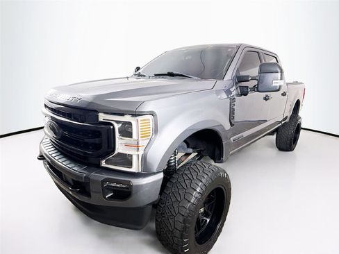 Used 2022 Ford F350 Platinum w/ FX4 Off-Road Package image 3